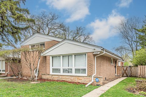 Tiny photo for 9349 Morgan Avenue, Evanston, IL 60203 (MLS # 12621836)