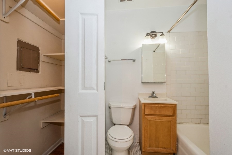 1504 N Dearborn Parkway 102