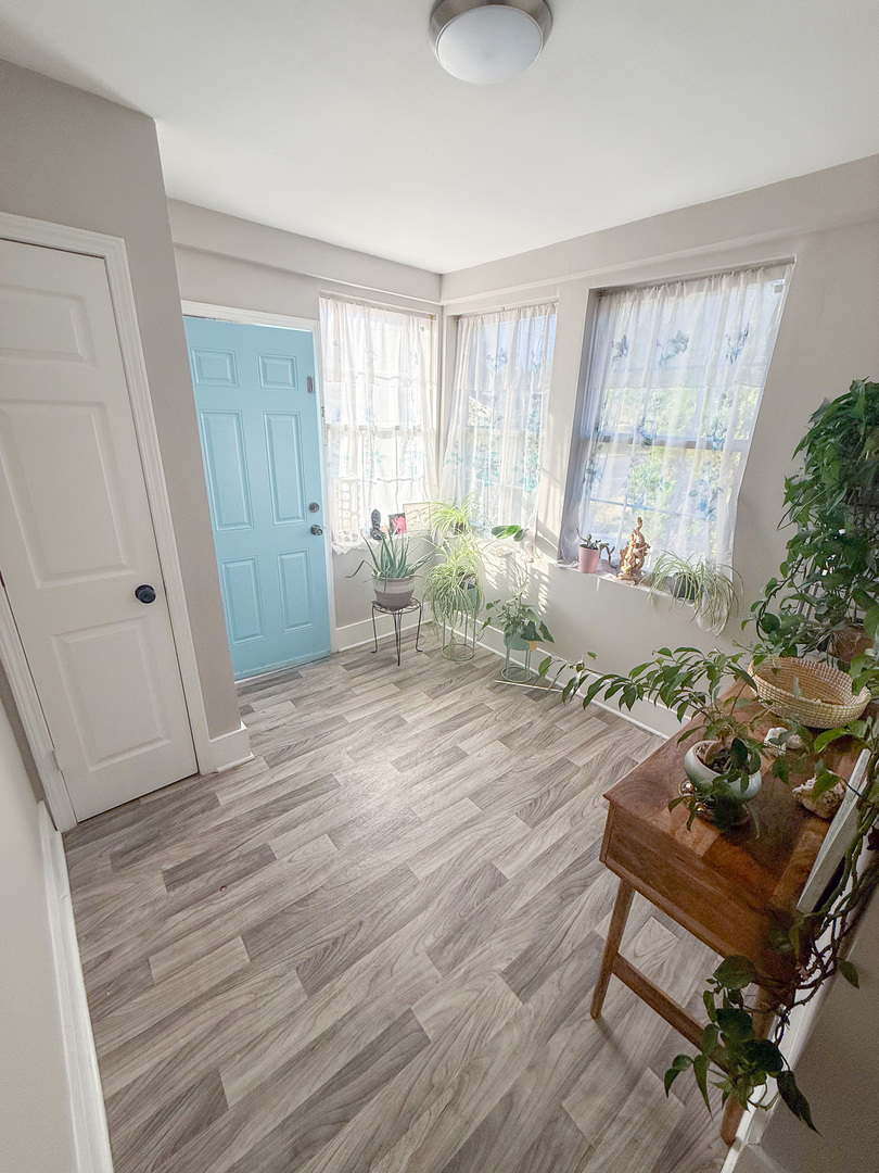 831 S McAlister Avenue