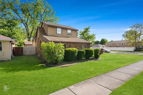 Photo of 5849 W 90th Street, Oak Lawn, IL 60453 (MLS # 12651175)