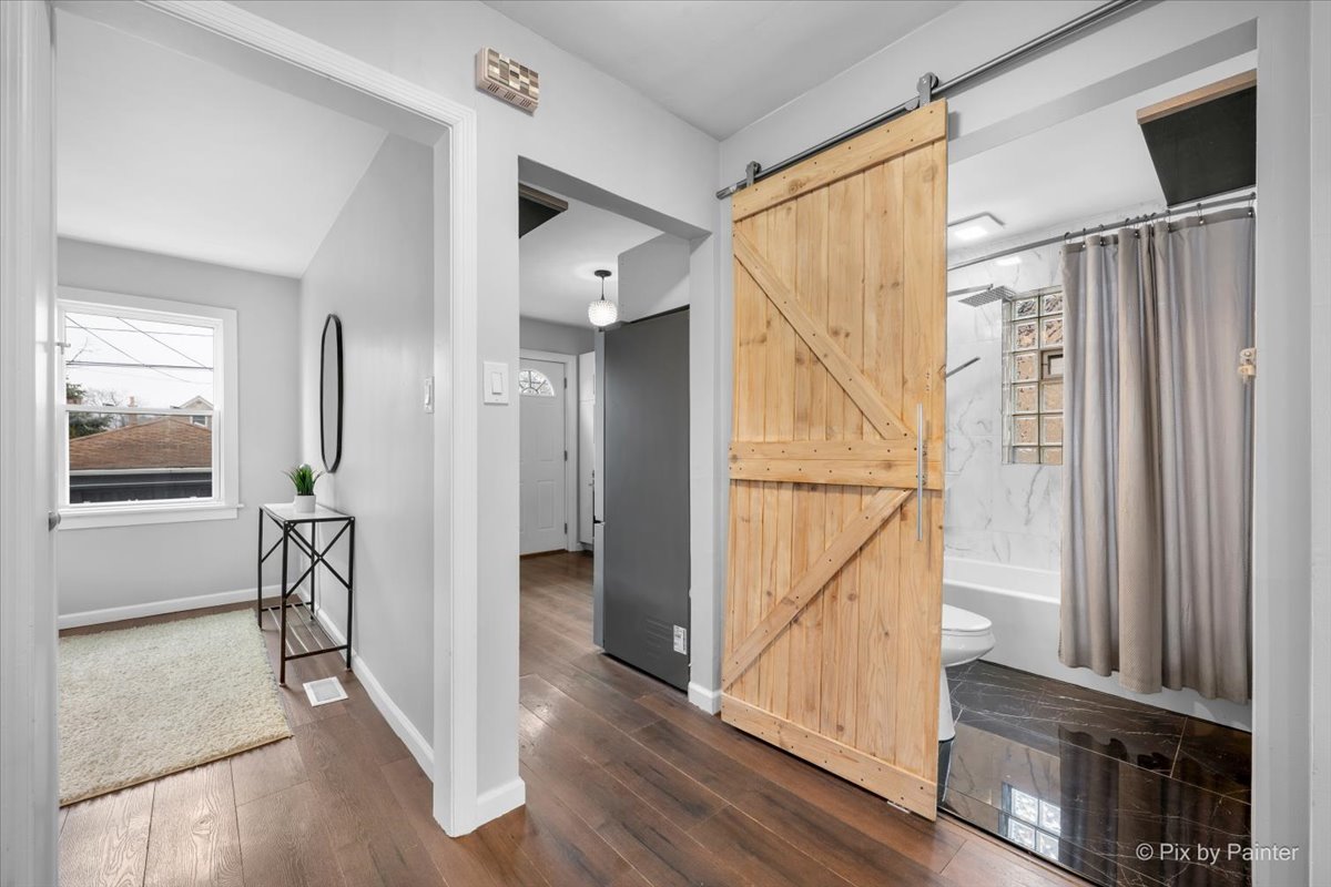 9137 S Chappel Avenue