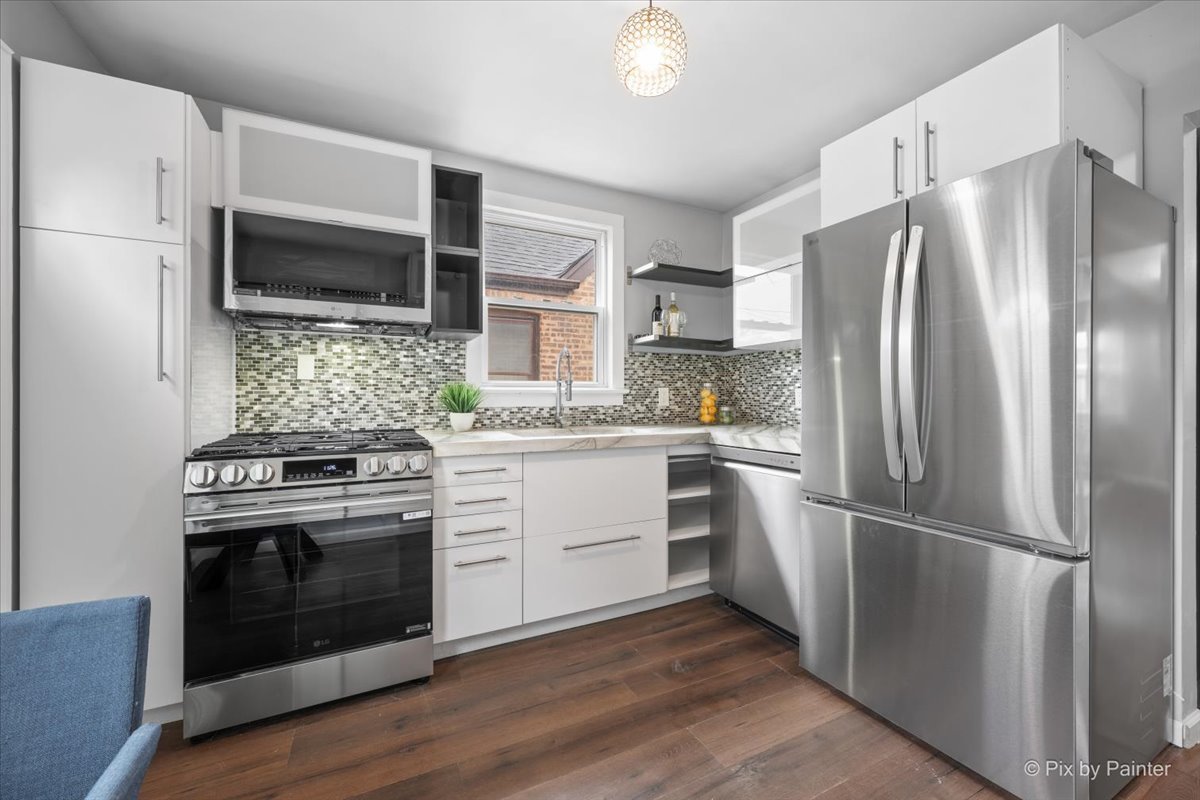 9137 S Chappel Avenue