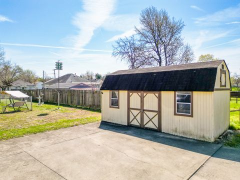 Tiny photo for 607 E 15th Street, Johnston City, IL 62951 (MLS # 12606365)