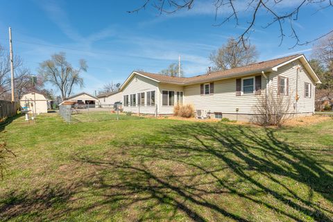 Tiny photo for 607 E 15th Street, Johnston City, IL 62951 (MLS # 12606365)