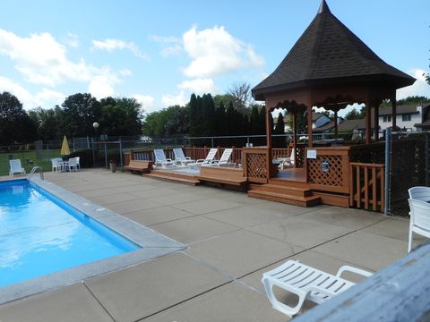 Tiny photo for 1729 Raintree Court #1729, Sycamore, IL 60178 (MLS # 12454020)