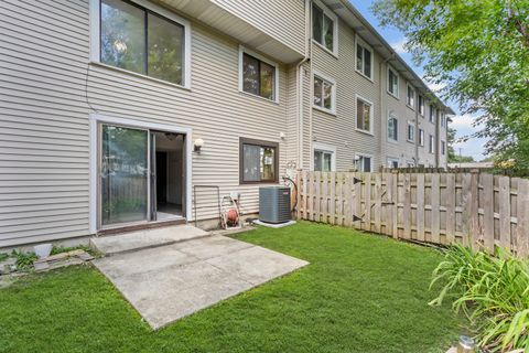 Tiny photo for 1974 Loomes Avenue, Downers Grove, IL 60516 (MLS # 12449040)