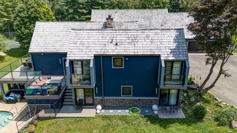 Tiny photo for 367 Overlook Road, Barrington, IL 60010 (MLS # 12547600)