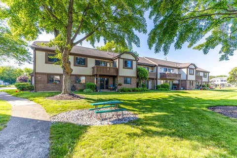 Tiny photo for 369 Southbury Court #D2, Schaumburg, IL 60193 (MLS # 12729190)