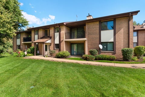Photo of 2204 Wharf Drive #2308, Woodridge, IL 60517 (MLS # 12777945)