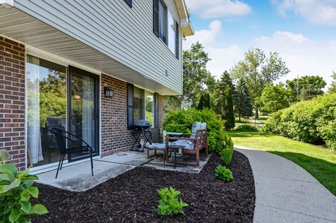 Tiny photo for 385 Coventry Court #385, Clarendon Hills, IL 60514 (MLS # 12691056)