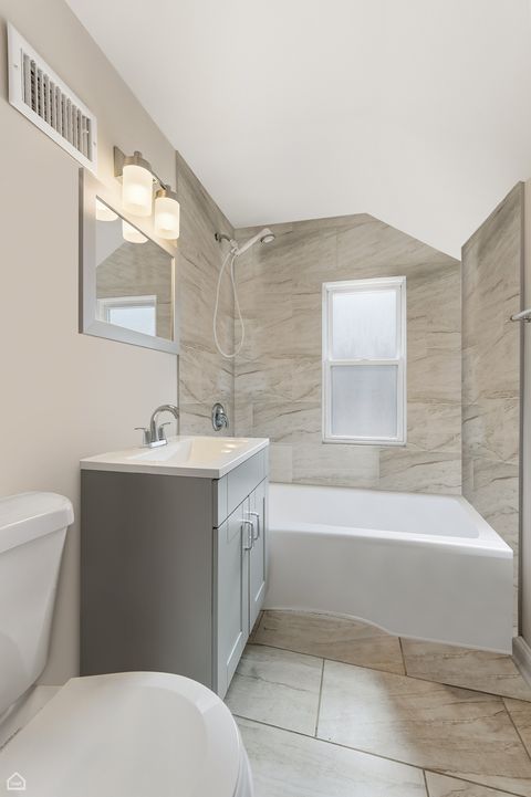 Tiny photo for 805 Norfolk Avenue, Westchester, IL 60154 (MLS # 12526862)