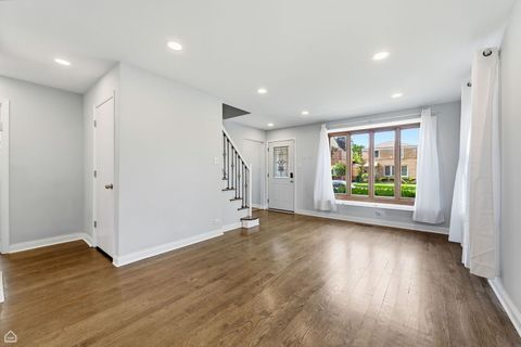 Tiny photo for 805 Norfolk Avenue, Westchester, IL 60154 (MLS # 12526862)