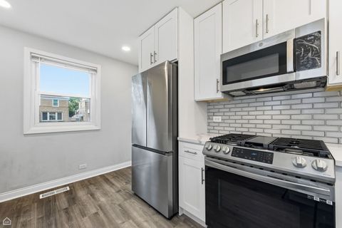 Tiny photo for 805 Norfolk Avenue, Westchester, IL 60154 (MLS # 12526862)