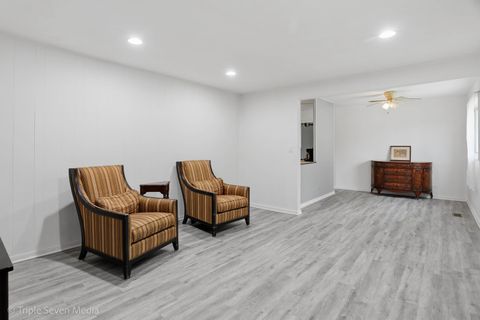 Tiny photo for 1000 N Bluebonnet Lane, Hoffman Estates, IL 60169 (MLS # 12621777)