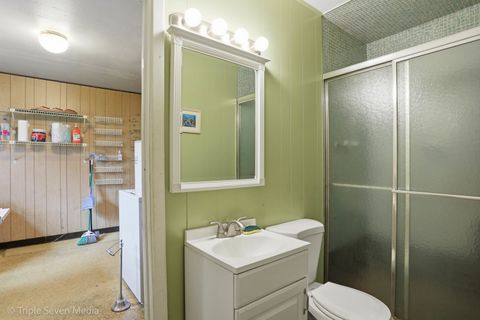 Tiny photo for 1000 N Bluebonnet Lane, Hoffman Estates, IL 60169 (MLS # 12621777)