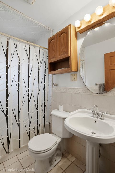 Tiny photo for 1000 N Bluebonnet Lane, Hoffman Estates, IL 60169 (MLS # 12621777)