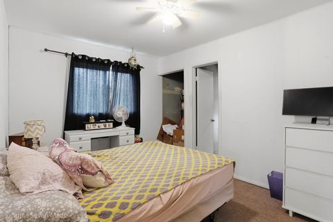 Tiny photo for 1000 N Bluebonnet Lane, Hoffman Estates, IL 60169 (MLS # 12621777)