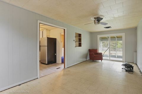 Tiny photo for 1000 N Bluebonnet Lane, Hoffman Estates, IL 60169 (MLS # 12621777)