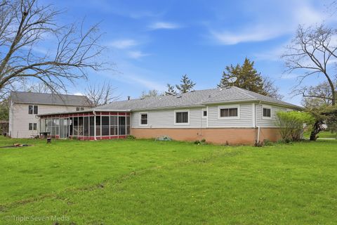 Tiny photo for 1000 N Bluebonnet Lane, Hoffman Estates, IL 60169 (MLS # 12621777)