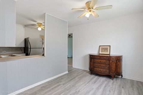 Tiny photo for 1000 N Bluebonnet Lane, Hoffman Estates, IL 60169 (MLS # 12621777)