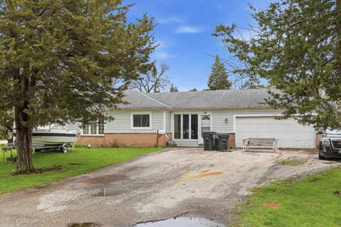 Tiny photo for 1000 N Bluebonnet Lane, Hoffman Estates, IL 60169 (MLS # 12621777)