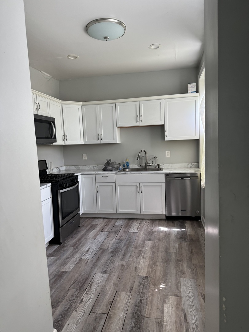 701 E 89th Place