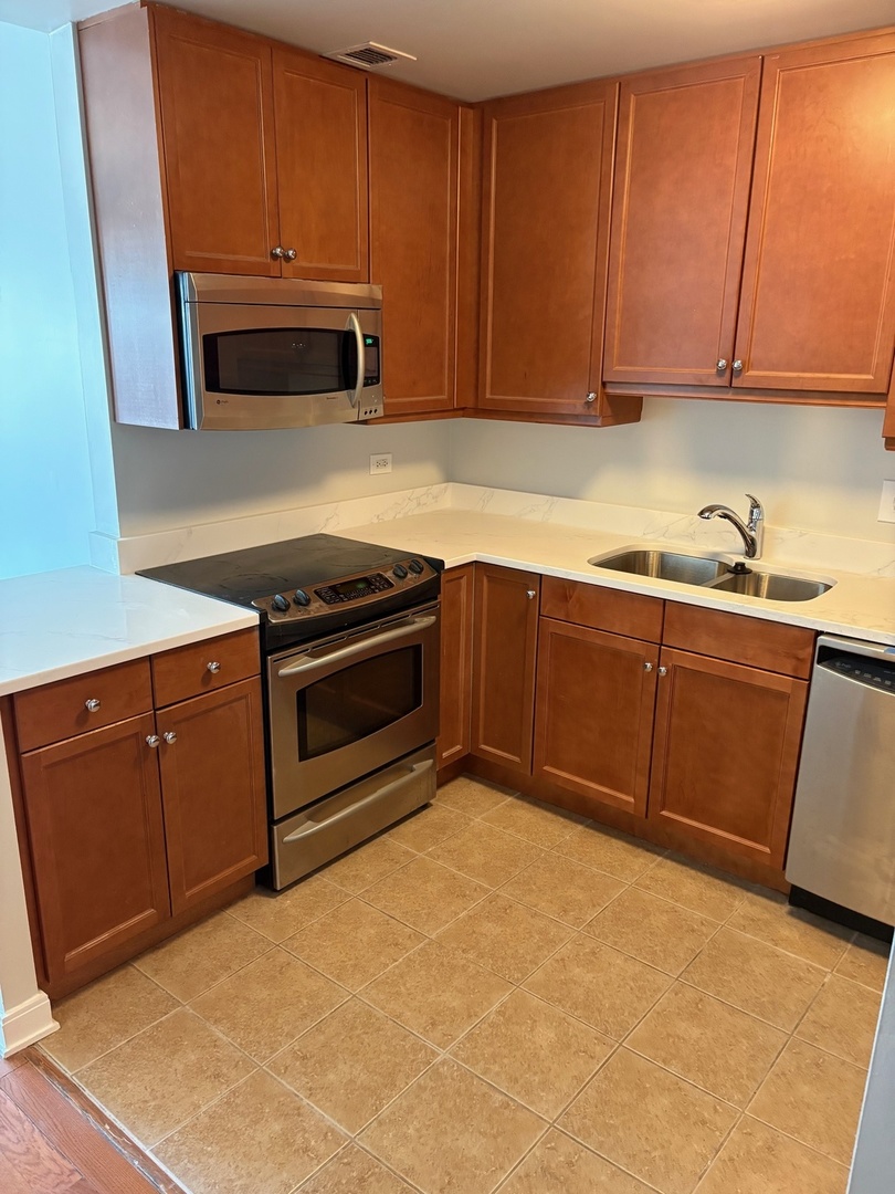 130 N Garland Court 2404