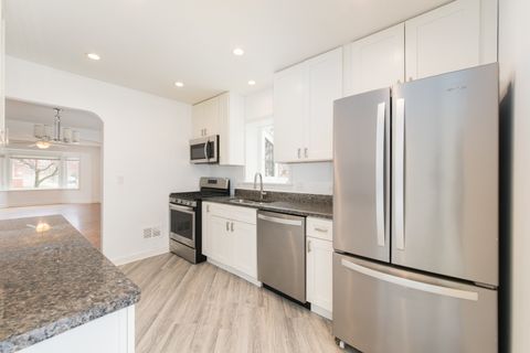 Tiny photo for 5158 W Carmen Avenue W, Chicago, IL 60630 (MLS # 12615090)