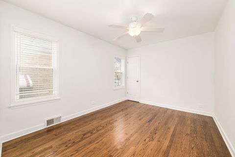 Tiny photo for 5158 W Carmen Avenue W, Chicago, IL 60630 (MLS # 12615090)