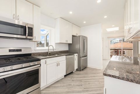 Tiny photo for 5158 W Carmen Avenue W, Chicago, IL 60630 (MLS # 12615090)