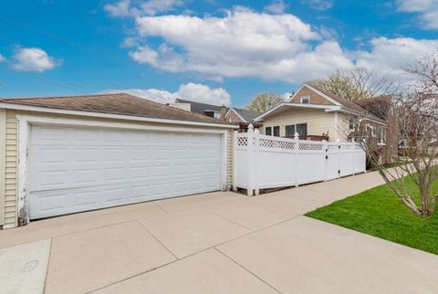 Tiny photo for 5158 W Carmen Avenue W, Chicago, IL 60630 (MLS # 12615090)