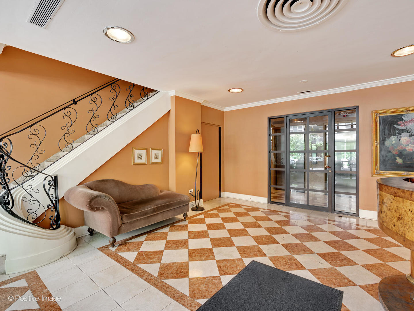 33 E Cedar Street 11G