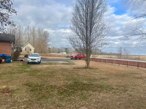 Tiny photo for 6 Carriage Lane, Metropolis, IL 62960 (MLS # 12549619)