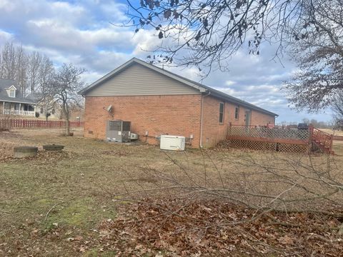 Tiny photo for 6 Carriage Lane, Metropolis, IL 62960 (MLS # 12549619)