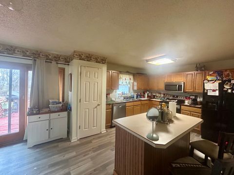 Tiny photo for 6 Carriage Lane, Metropolis, IL 62960 (MLS # 12549619)