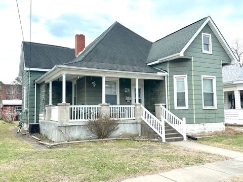 Photo of 1821 Division Street, Murphysboro, IL 62966 (MLS # 12581093)