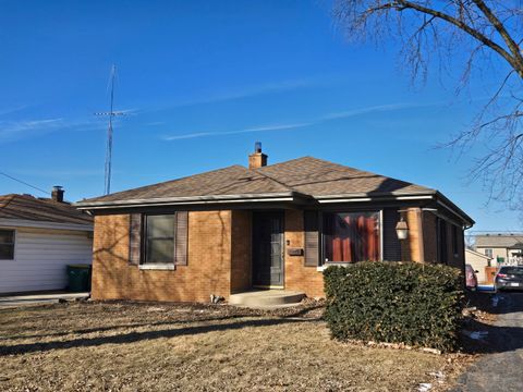 Photo of 1123 Roosevelt Avenue, Joliet, IL 60435 (MLS # 12553957)