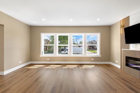 Tiny photo for 608 S 21st Avenue, Maywood, IL 60153 (MLS # 12643513)