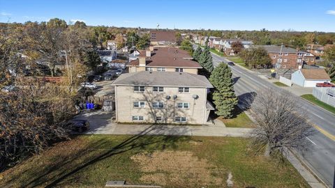 Tiny photo for 4552 Prescott Avenue, Lyons, IL 60534 (MLS # 12518416)