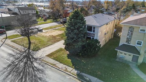 Tiny photo for 4552 Prescott Avenue, Lyons, IL 60534 (MLS # 12518416)