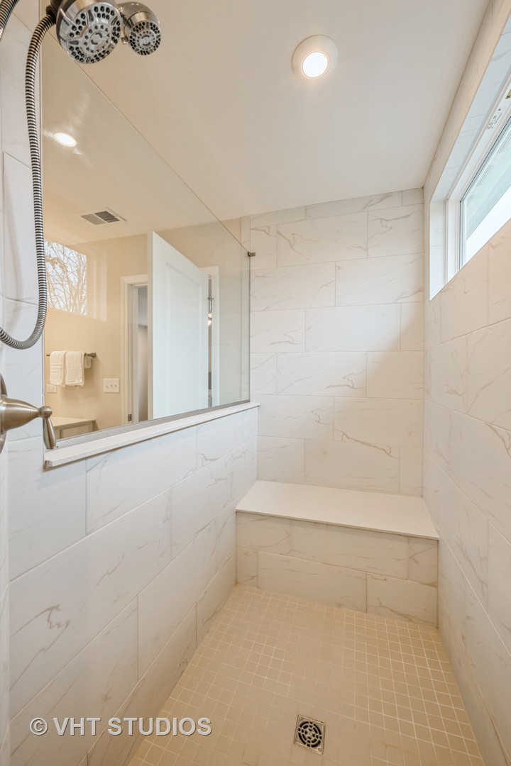 Kildeer, Illinois 60047, United States, 3 Bedrooms Bedrooms, ,3 BathroomsBathrooms,Residential,Contingent,181303