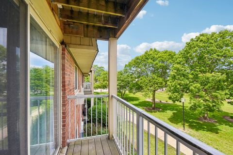 Tiny photo for 1 Villa Verde Drive #211, Buffalo Grove, IL 60089 (MLS # 12660710)