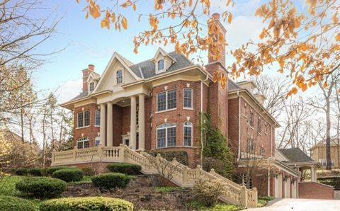 Photo of 646 Riford Road, Glen Ellyn, IL 60137 (MLS # 12589036)