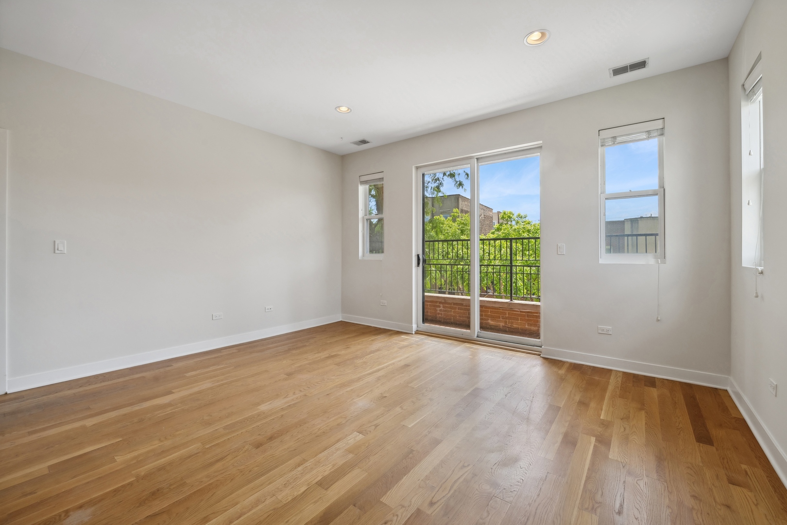 1952 W Erie Street 3W