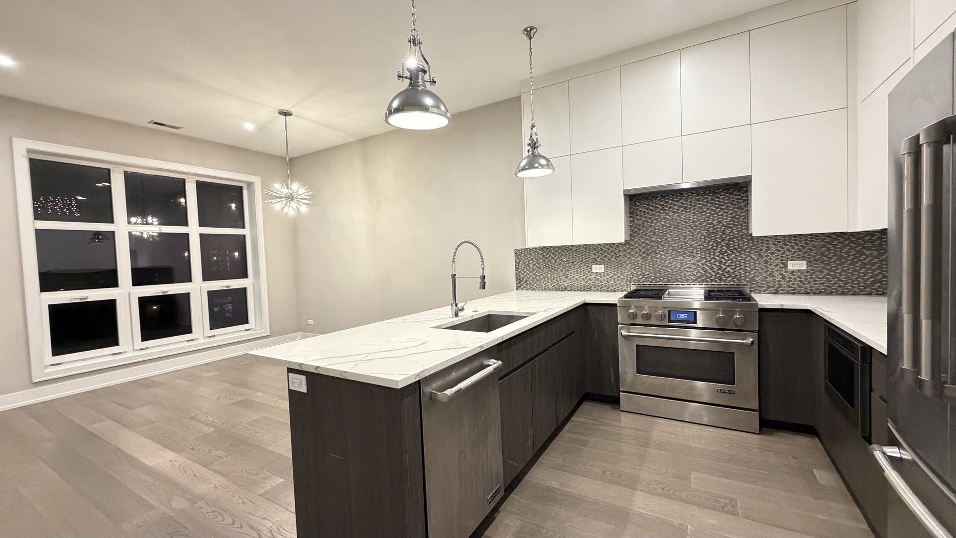 2930 N Lincoln Avenue 2