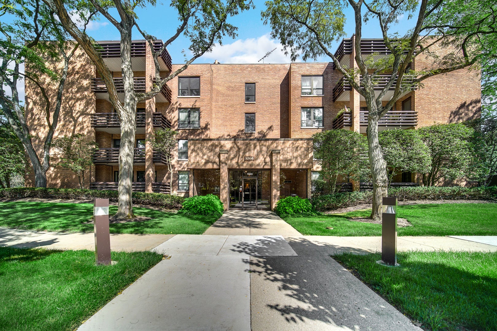 1066 SHERMER Road 11