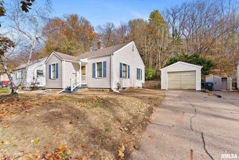 Tiny photo for 511 WAVERLY Road, Davenport, IA 52804 (MLS # QC4269307)