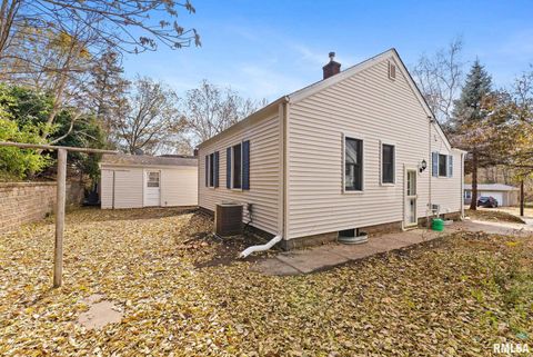 Tiny photo for 511 WAVERLY Road, Davenport, IA 52804 (MLS # QC4269307)