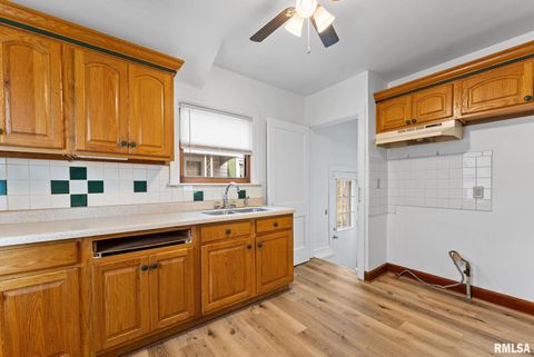 Tiny photo for 511 WAVERLY Road, Davenport, IA 52804 (MLS # QC4269307)