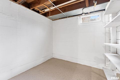 Tiny photo for 511 WAVERLY Road, Davenport, IA 52804 (MLS # QC4269307)